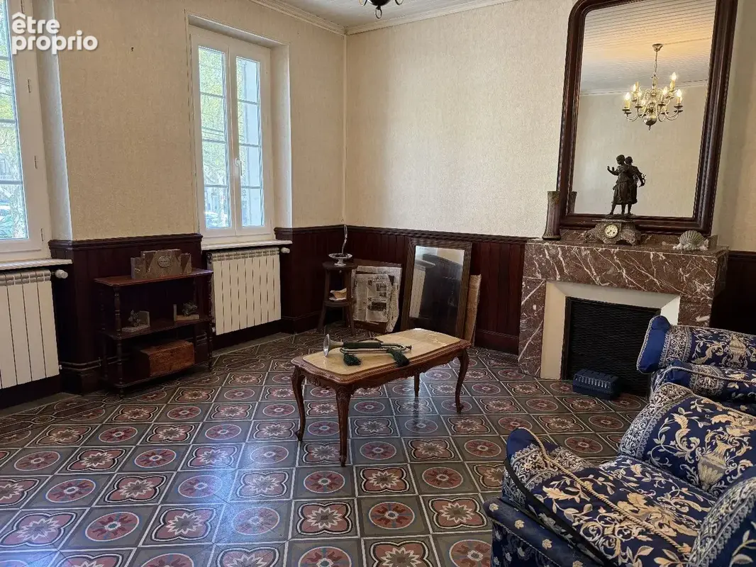 Grande maison de ville avec cours + possibilité de 2 logements ! - photo 12