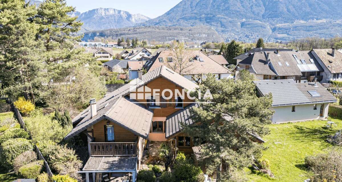 Propriété ensemble de 2 maisons  dont une annexe indépendante Chalet LAMBERSENS  -à moins de 10 mn du Lac d'Annecy 11 Pièces •   - photo 4
