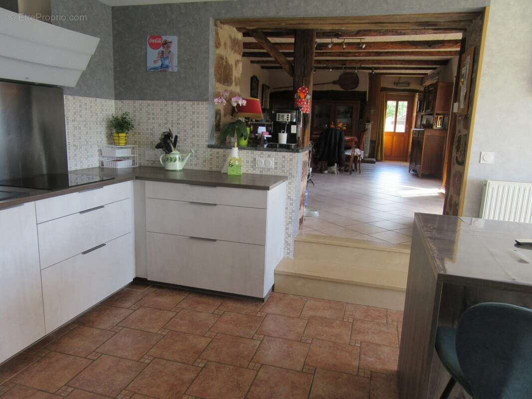 Maison à SAINT-CHRISTOPHE-VALLON
