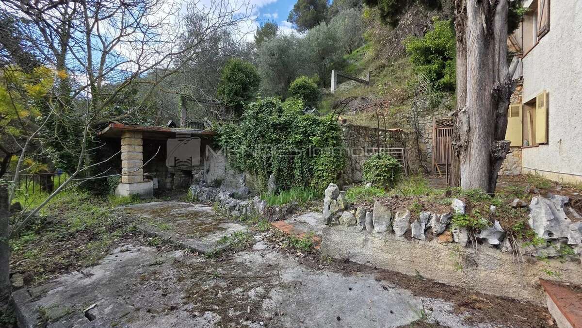 Maison familiale-immeuble a renover la trinite - photo 6