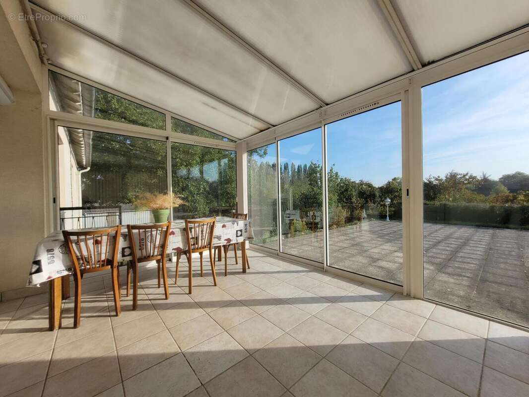 Photo 6 - Maison à VOUILLE