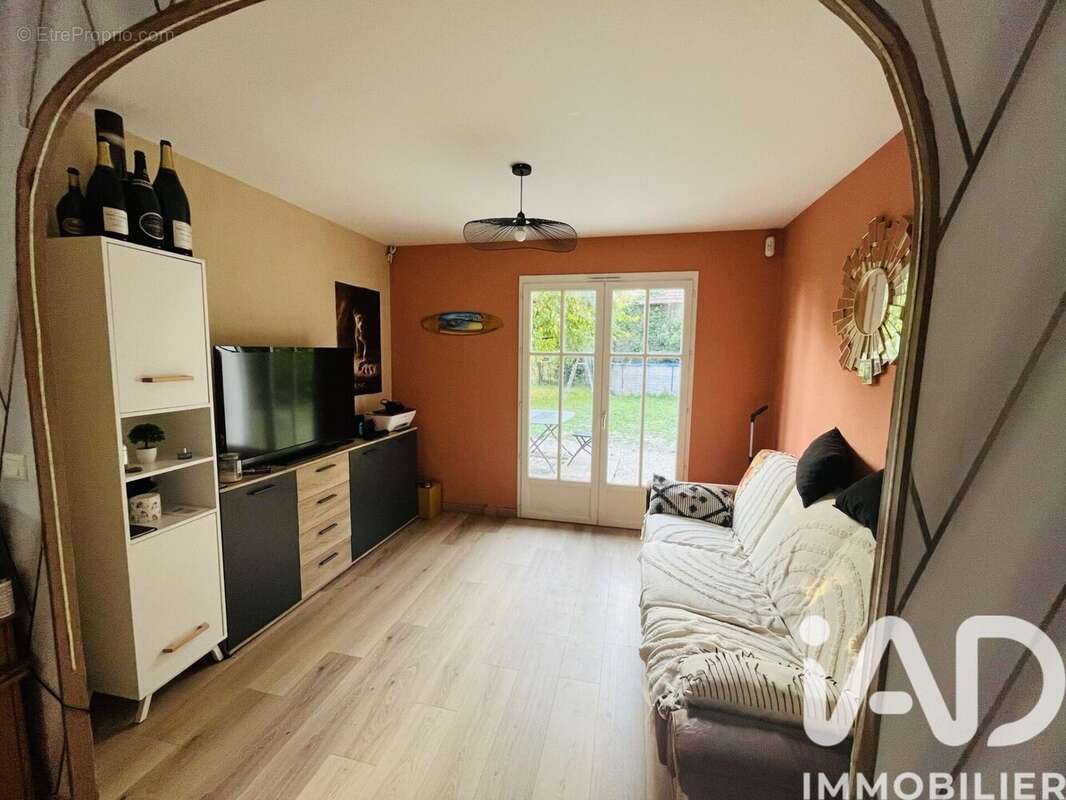 Photo 4 - Maison à SALON