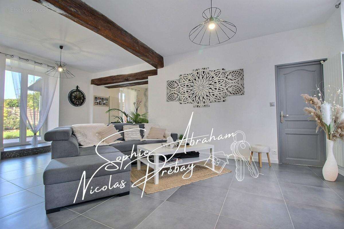 Maison à TOURY
