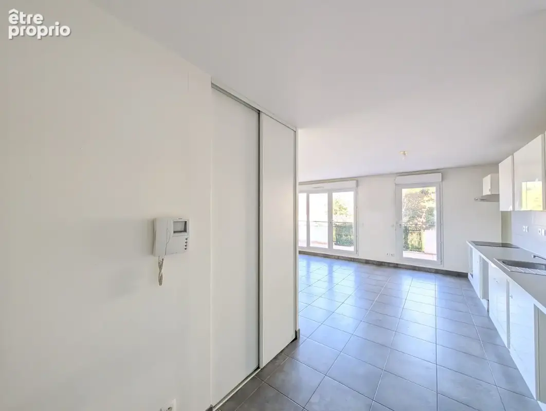 La Croix Rouge - Résidence sécurisée - T3 65 m2 - Terrasse 28 m2 - Box + Parking - photo 2