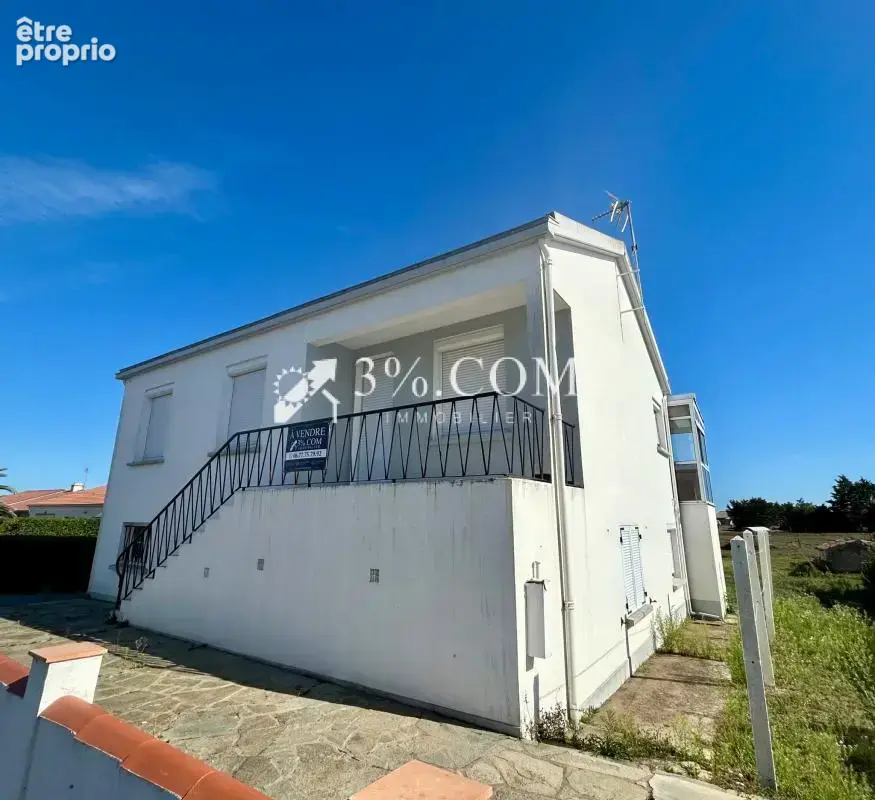 Maison de 117m2 avec deux garages et dépendances sur 960m2 d - photo 19