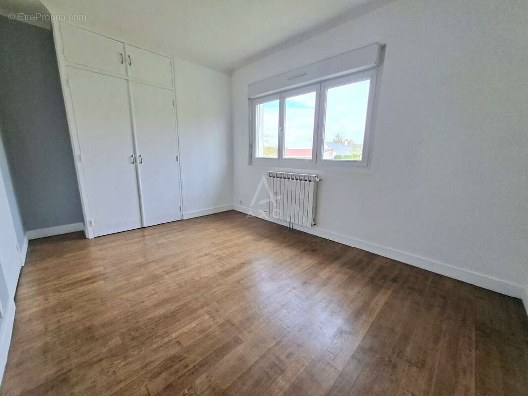 Maison à VARENNES-VAUZELLES