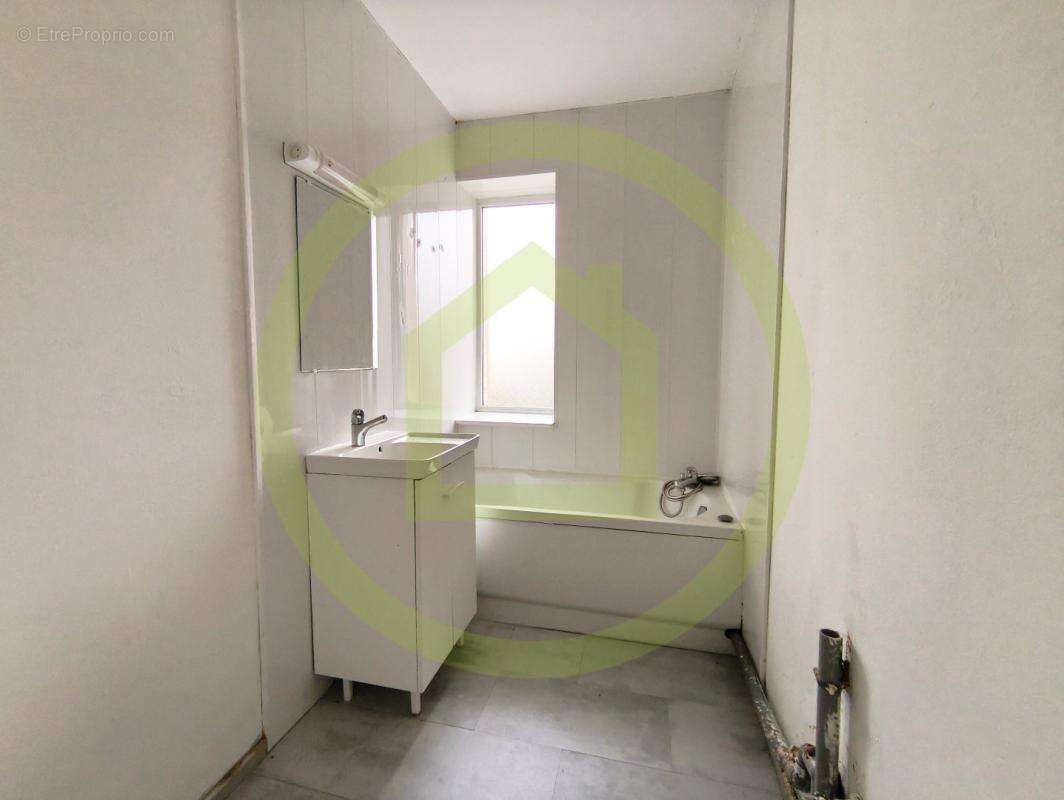 Appartement à SAINS-DU-NORD