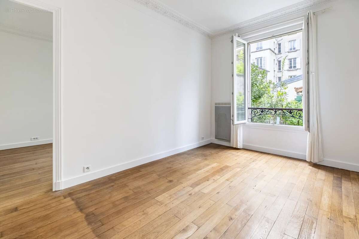 Appartement à NEUILLY-SUR-SEINE