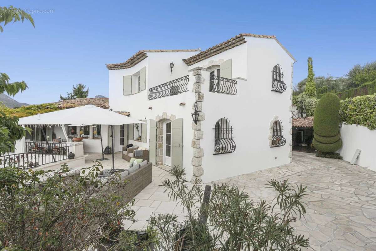 Maison à LA GAUDE