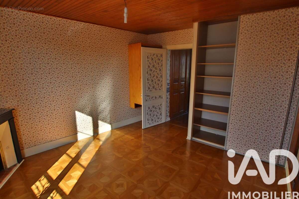 Photo 8 - Appartement à MONTEREAU-FAULT-YONNE