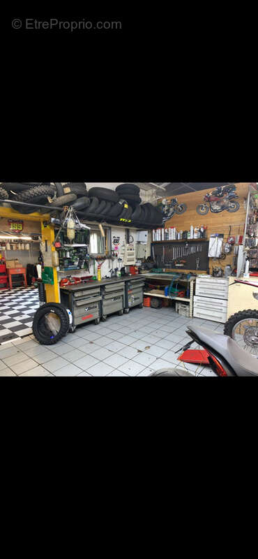 Commerce à SOLLIES-PONT