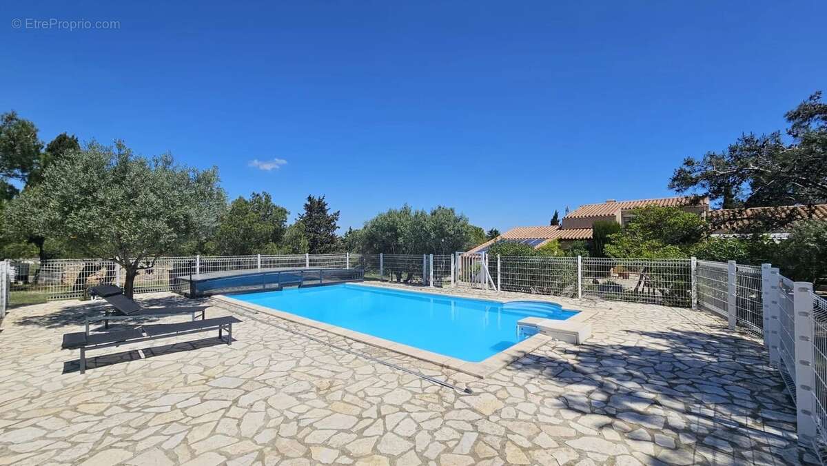 VILLA sur + de 7400m2 de terrain avec PISCINE - photo 5
