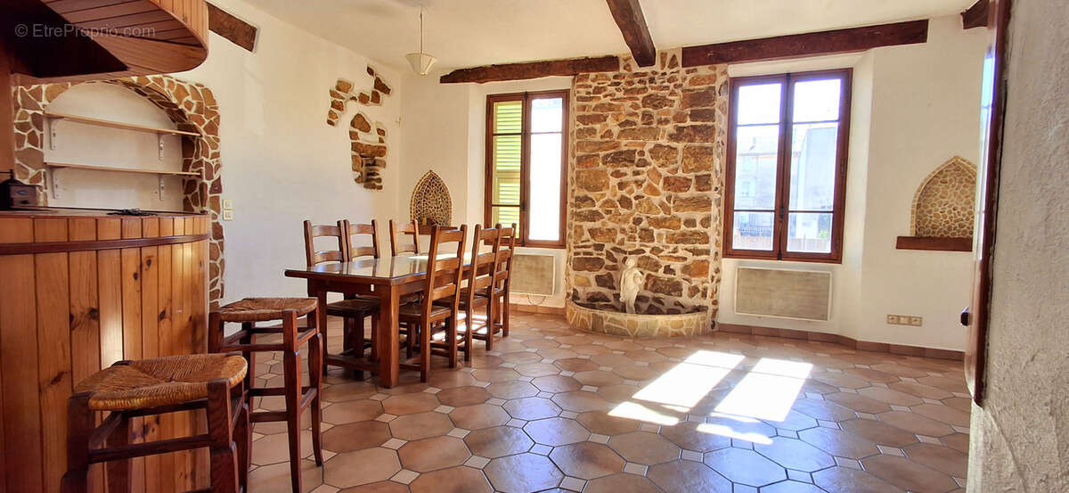 Appartement à VALLAURIS