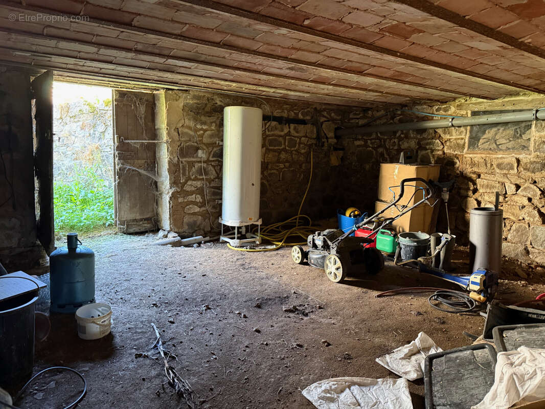 Auv 1225: Maison de caractère, grande grange, toits neufs, 1640m2 - photo 66