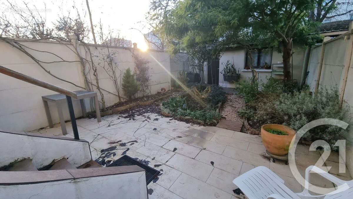 Appartement à SAINT-MAUR-DES-FOSSES