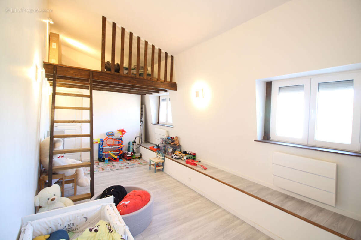 Appartement à SARTROUVILLE