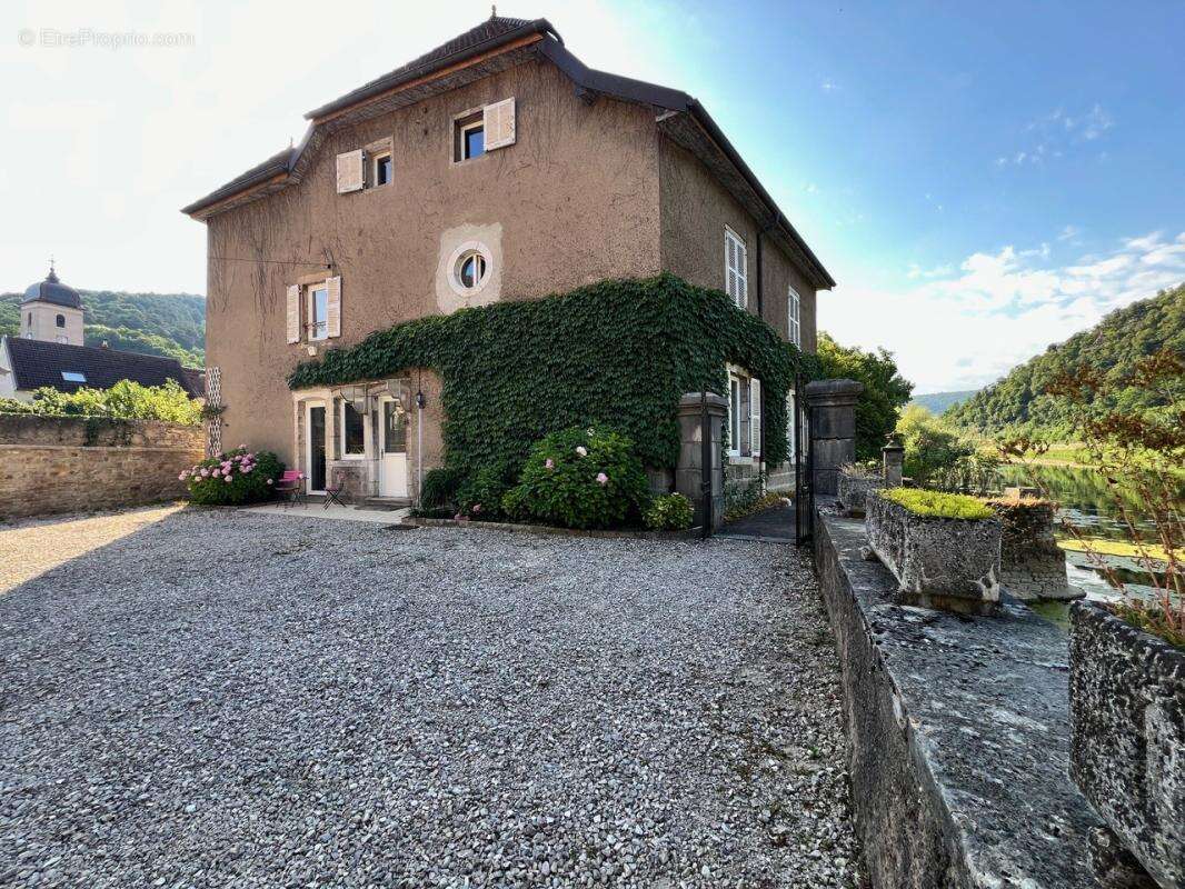 Maison à CLERVAL