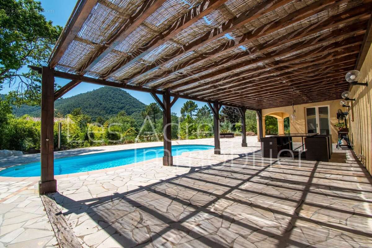 Propriété 190 m² - Plain-pied - photo 8