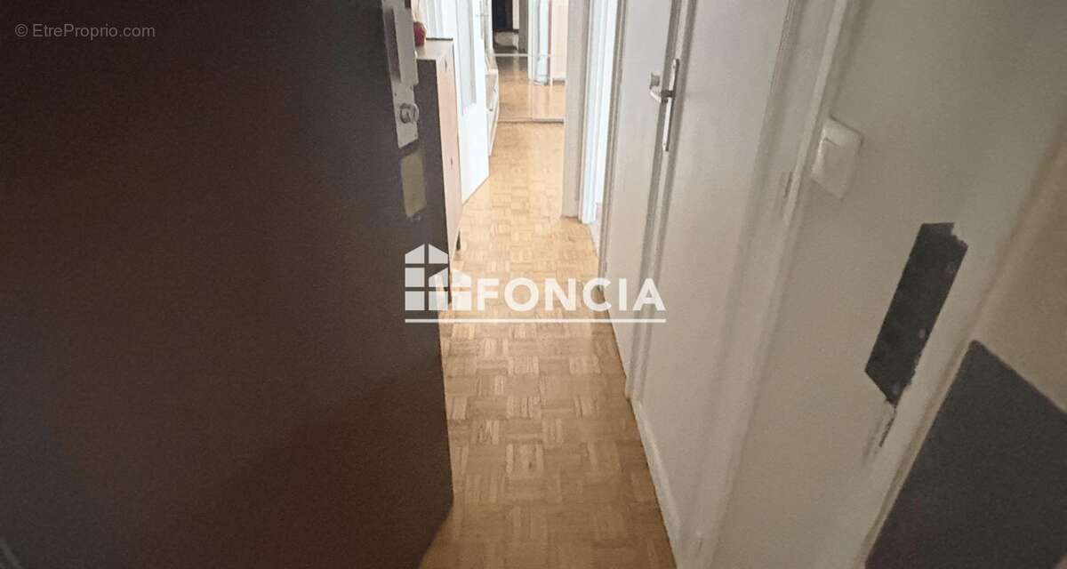 Studio lumineux avec balcon, idéal premier achat ou investissement - photo 2
