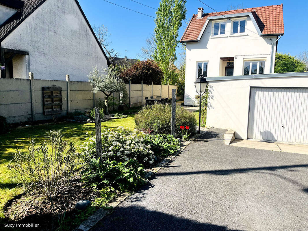 Maison à SUCY-EN-BRIE