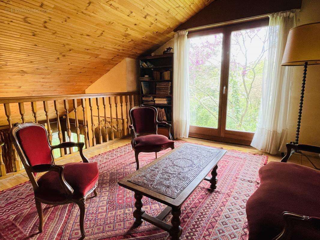 Maison à VERRIERES-LE-BUISSON