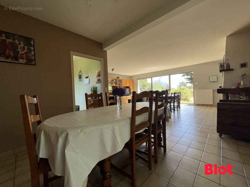 Maison à SION-LES-MINES