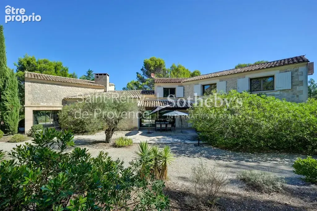 Une maison d'architecte en pierre face aux Alpilles - photo 2