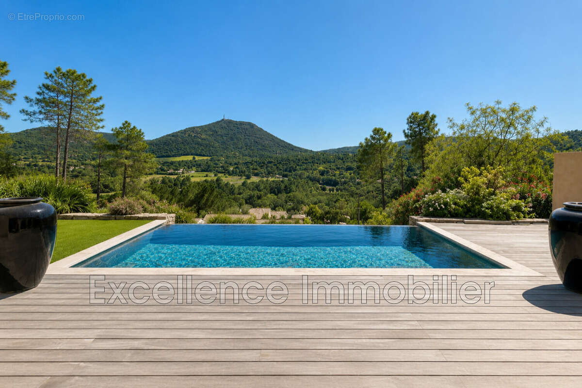 Maison 235 m² à Plan-De-La-Tour  - photo 2