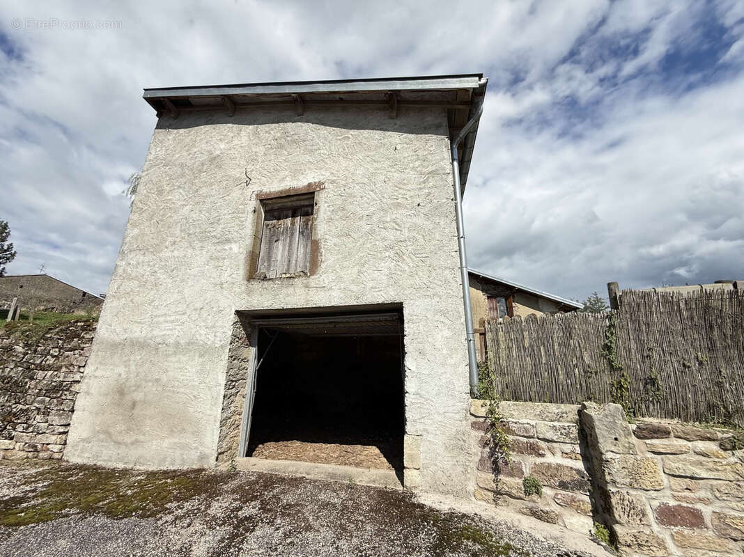 Maison à ATTIGNY