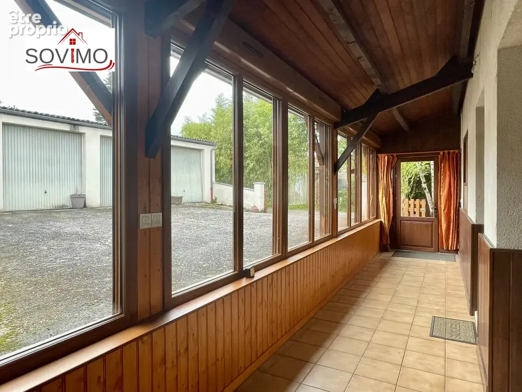 Maison de ville tout confort avec cour et grand garage, 5 chambres. - photo 20