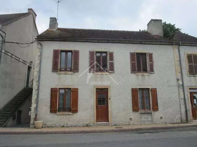 Maison à JALIGNY-SUR-BESBRE