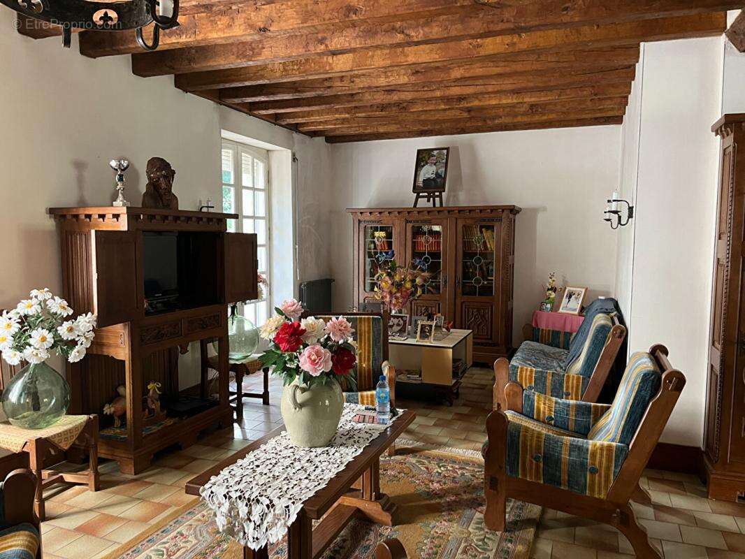 BELLE Maison Fresnay sur Sarthe 8 pièce(s) 328 m2 - photo 3