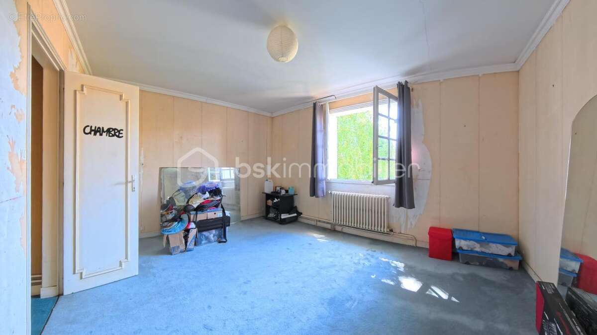 Maison familiale 7 pièces – Environ 130 m² – Grand jardin – Proche centre-ville - photo 17