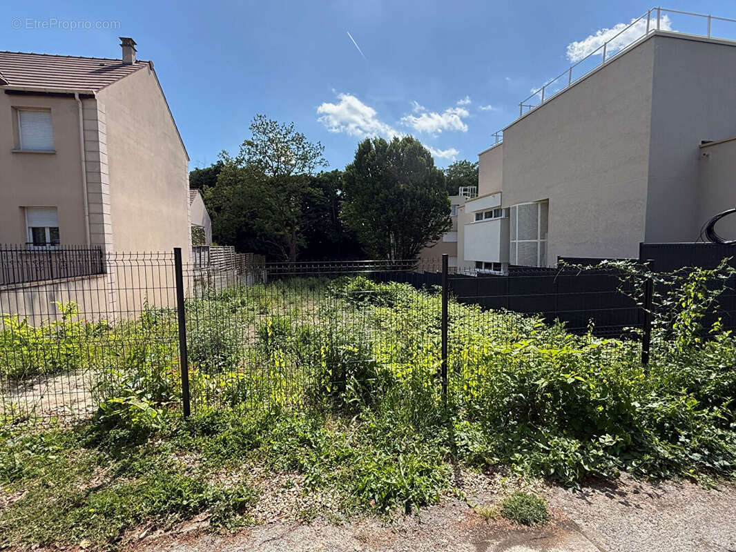 Terrain à CHILLY-MAZARIN