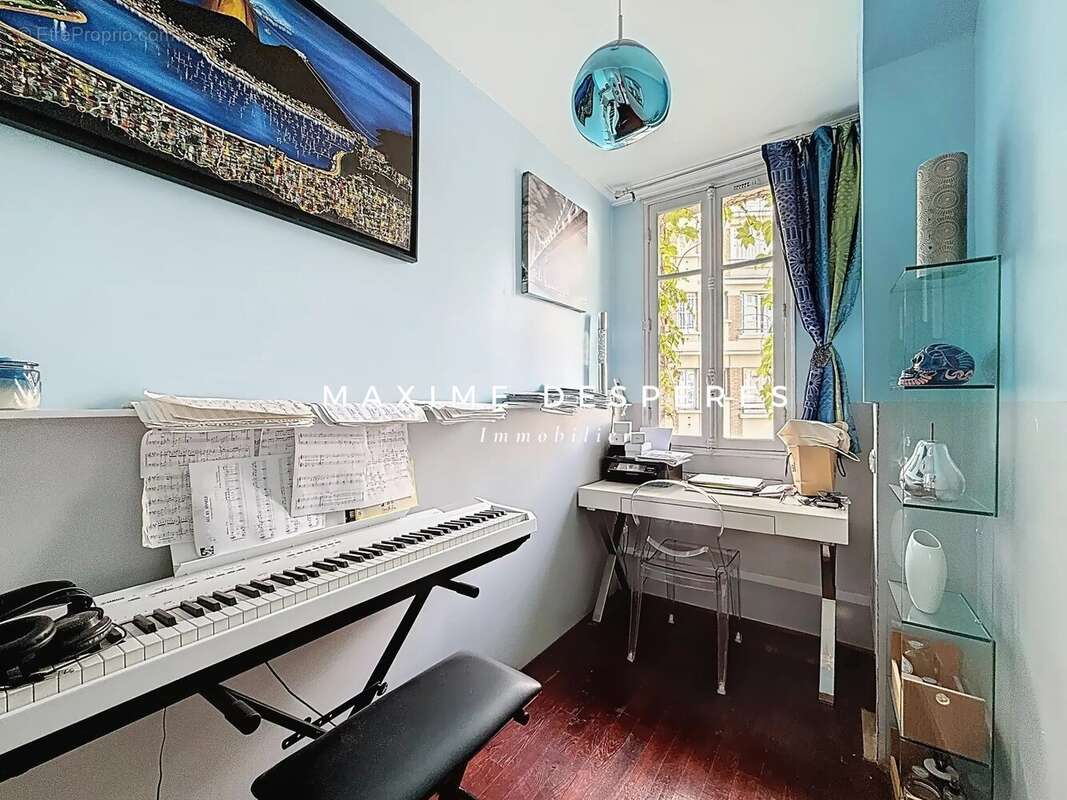 Appartement à PARIS-17E