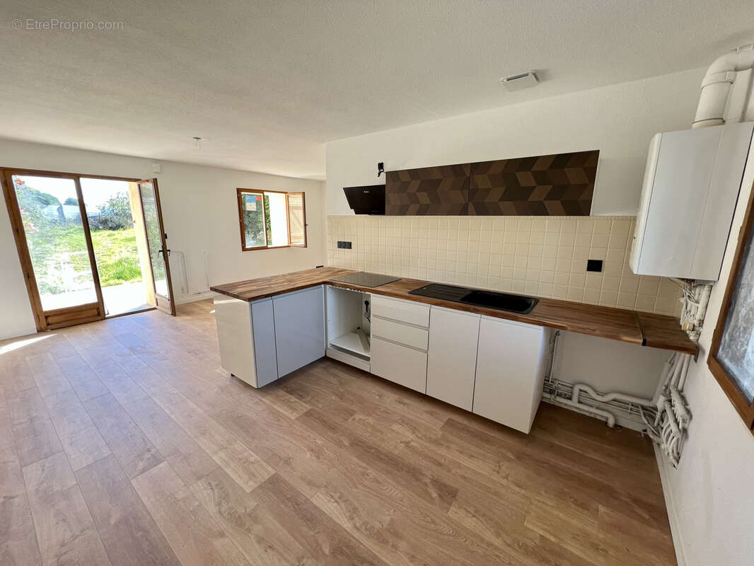 Maison à FARGUES-SAINT-HILAIRE