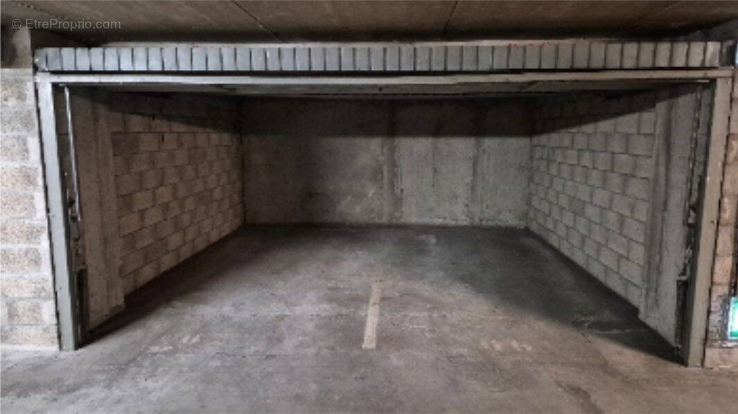 Parking à LYON-3E