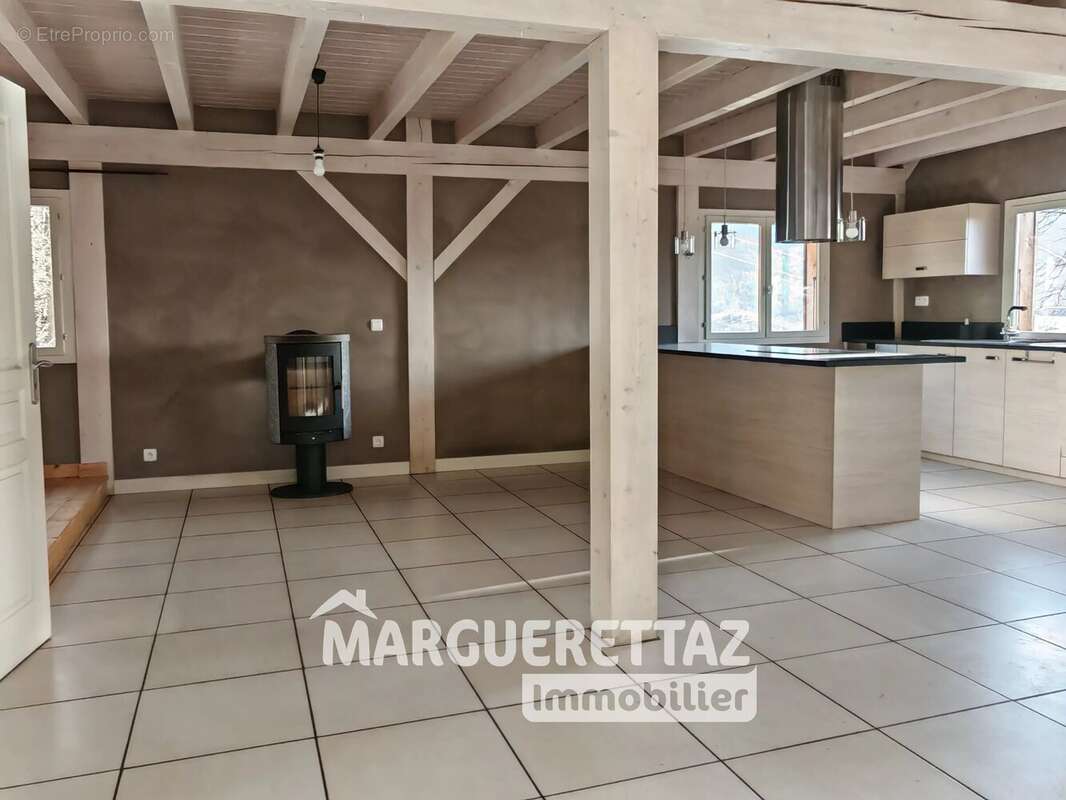 Maison à VIUZ-EN-SALLAZ