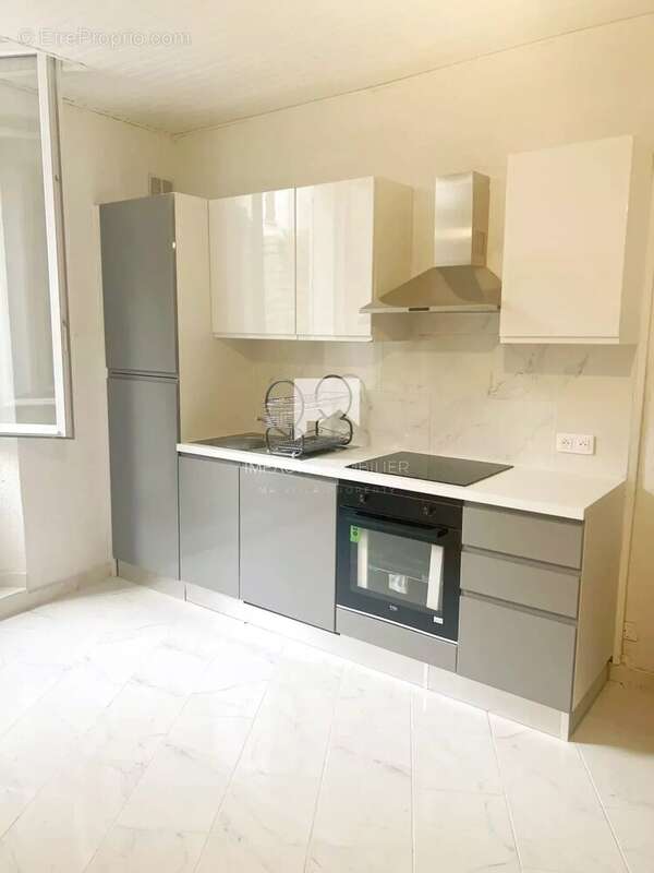 Hyères - Proche Place Massillon - T3 55m² Refait à Neuf + Cave - photo 3