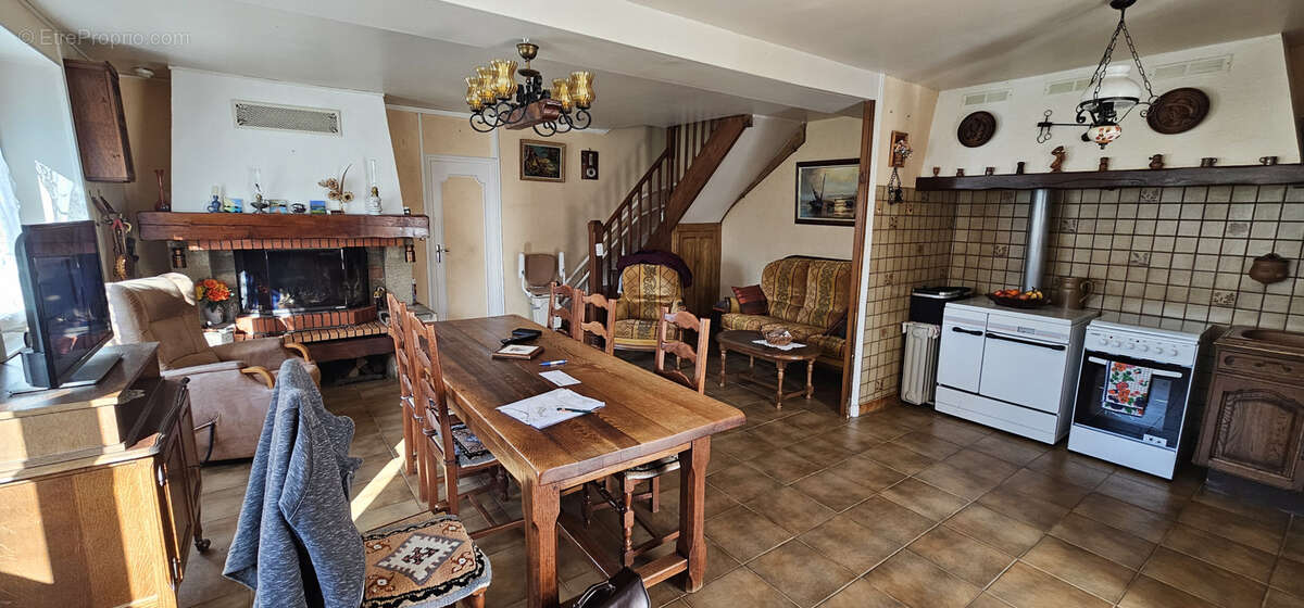 Maison à CHAMPLEMY