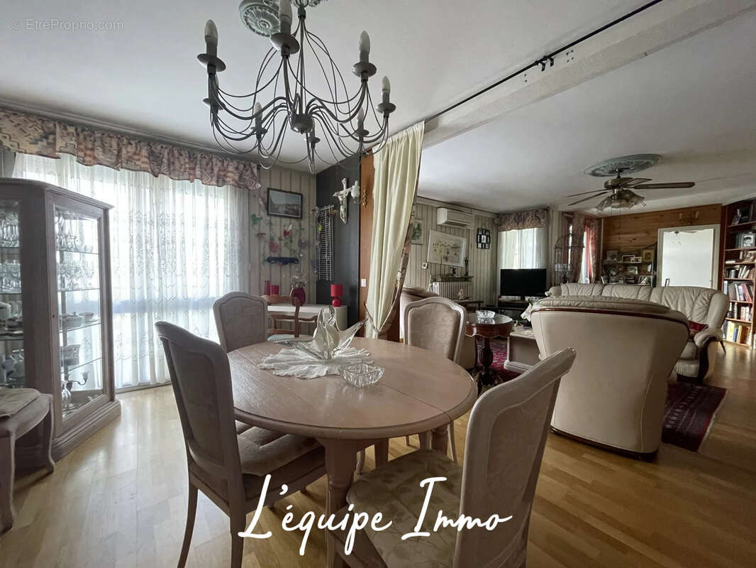 T4 de près de 110m2 - photo 3