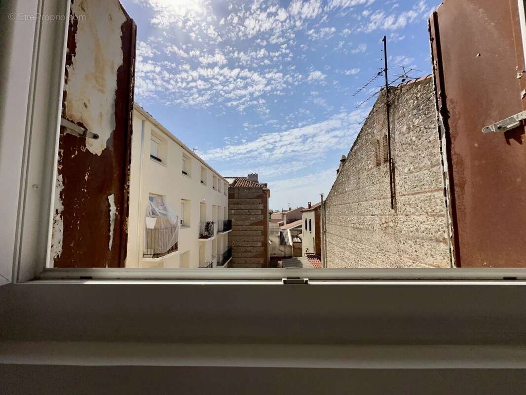 Studio rénové, 3 ieme étage, sur 4 secteur St Martin - photo 3