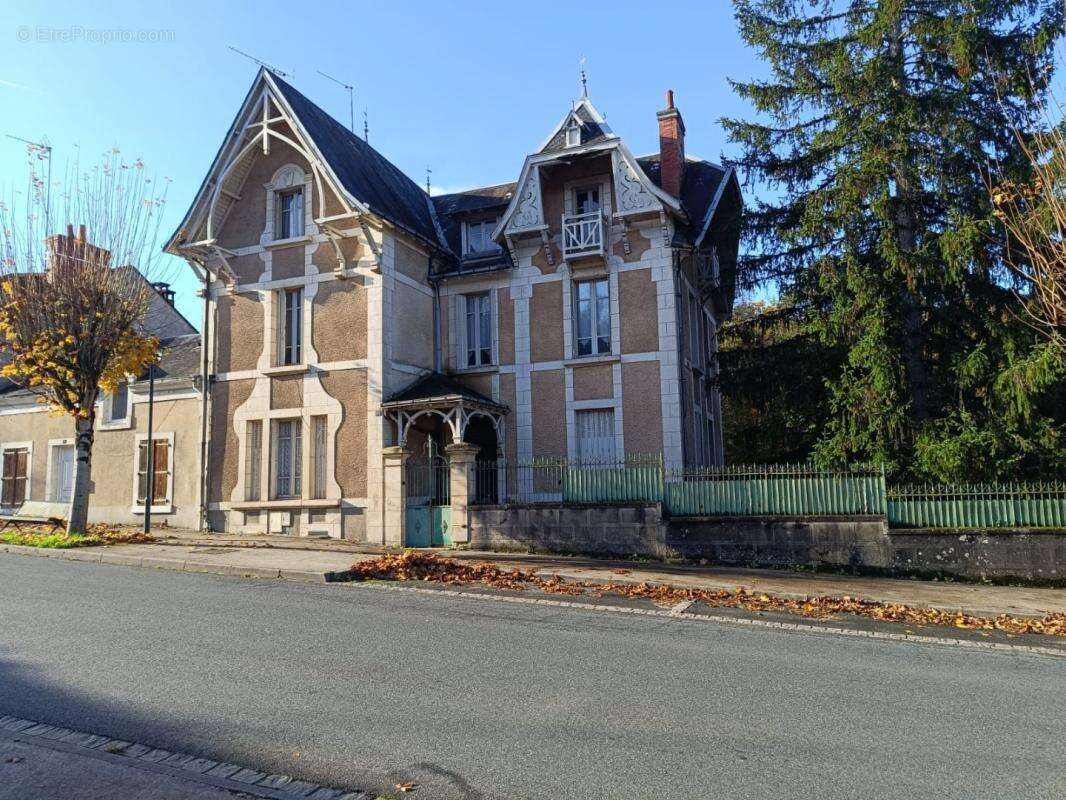 Maison à ARGENTON-SUR-CREUSE