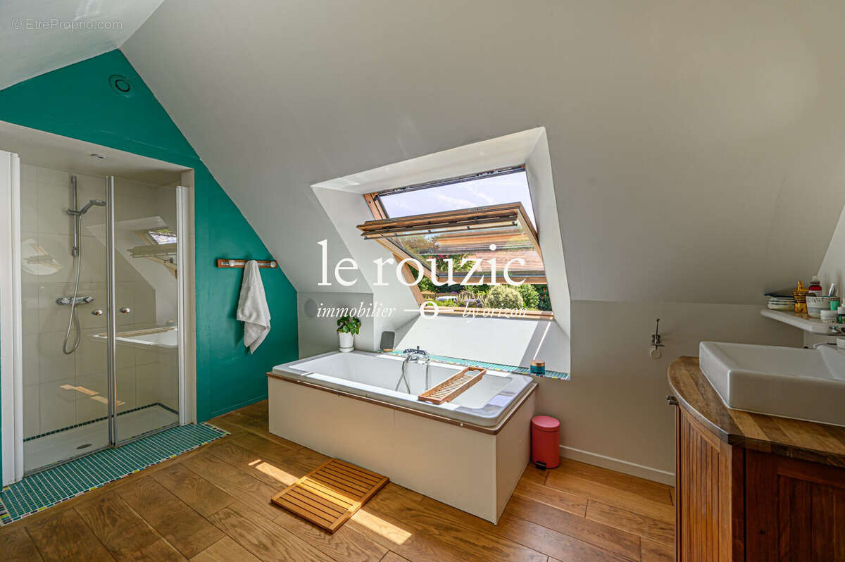Maison 317 m² à Guidel  - photo 8