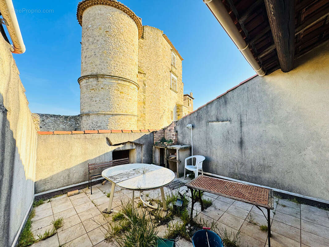 Appartement à PUISSALICON