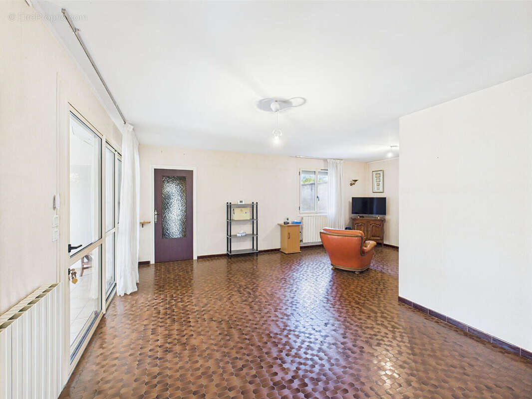 Maison à LIVRON-SUR-DROME