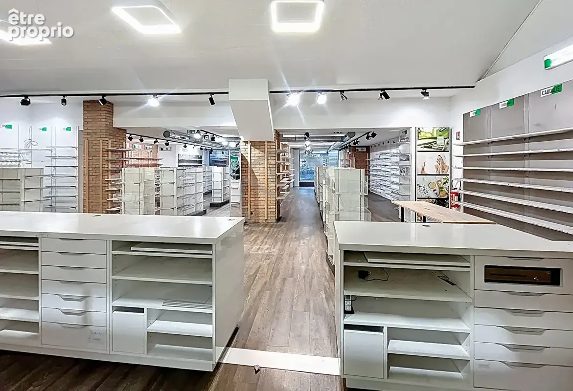 Local commercial 432 m² , voiron centre , visibilité exceptionnelle - 25 min de grenoble - photo 5