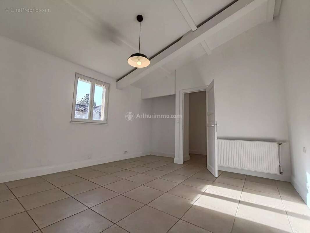 Maison à CAHUZAC-SUR-VERE