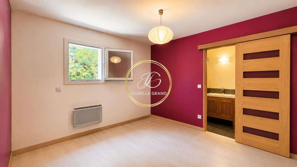 Maison 183 m² à Prades  - photo 3