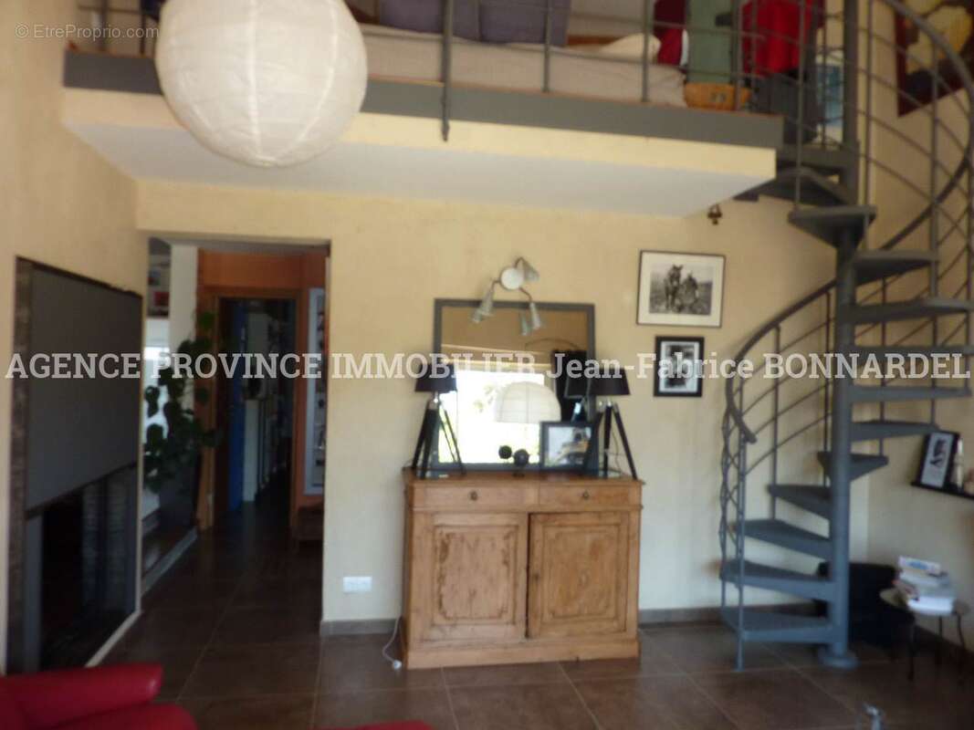 Maison 130 m² à Taulignan  - photo 8